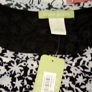 NWT 😍Sigrid Olsen Pattern Dark blue Top